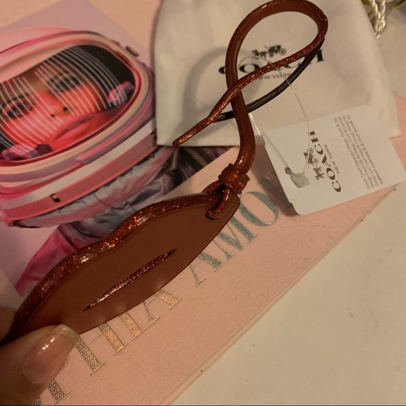Coach Lips Bag Tag in Smooth Red Leather NWT - Picture 4 of 8